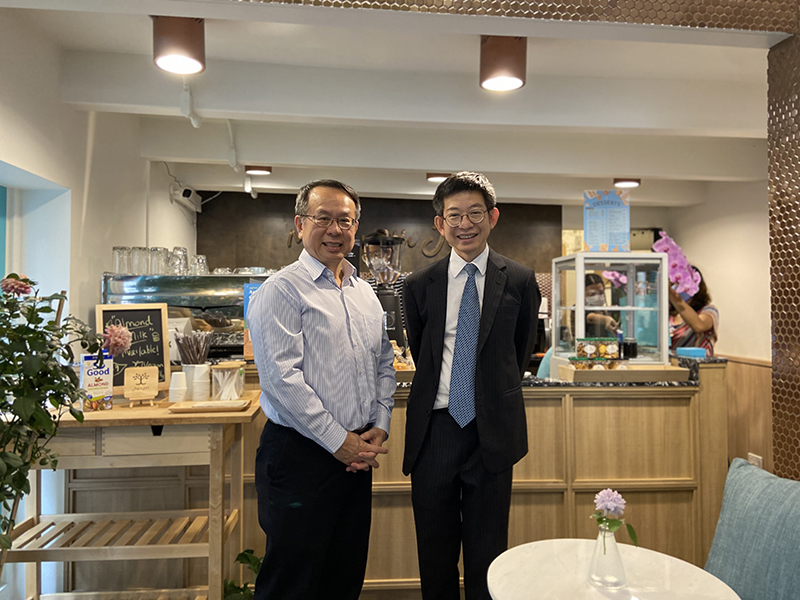 On 30 September 2022, Mr. Piroon Laismit, the APCD Executive Director visited “Joy of Life” Café to follow up on the success of a APCD graduated trainee with hearing disability of the 60+ Plus project.