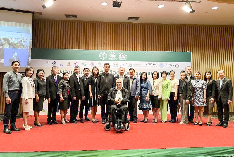 Organizing partners and Representative of Civil Society Organization posed for a group photo at the opening ceremony together with Mr. Sanon Wangsrangboon, Deputy Governor of Bangkok.