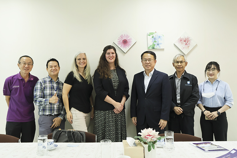 Group photo of The St. Catherine University, a potential partner of World Endeavors Thailand Office’s visitors and APCD staff.