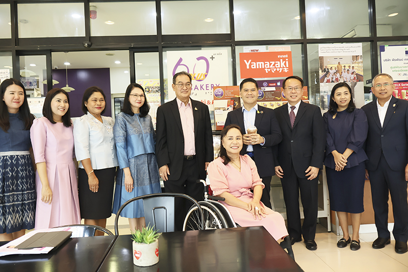 In a heartwarming gesture of support and solidarity, H.E. Mr.Varawut Silpa-archa, the current Minister of Social Development and Human Security, led his team on a visit to the Asia-Pacific Development Center on Disability (APCD) on October 17, 2023.