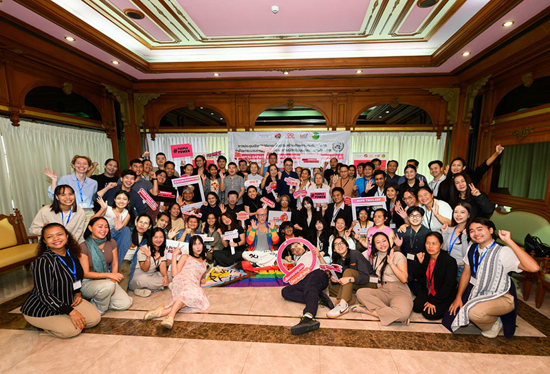 Group Photo of diversity participants, included LGBTQ IA+, Youth, Ethnic group, persons with disabilities, civil society organizations and organizers. 