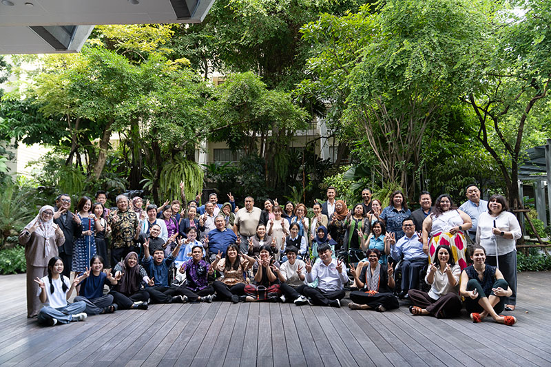 Group Photo of Facilitators and Participants, together with Regional Stakeholders.