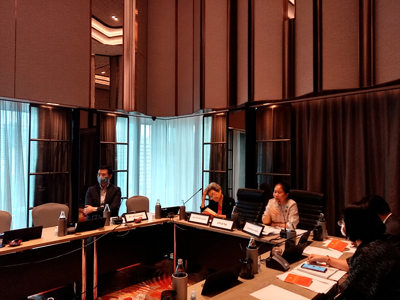 Director-General of the Department of ASEAN Affairs, Ms. Usana Berananda, and Representative of Thailand to the AICHR, Dr. Amara Pongsapich, chaired the meeting