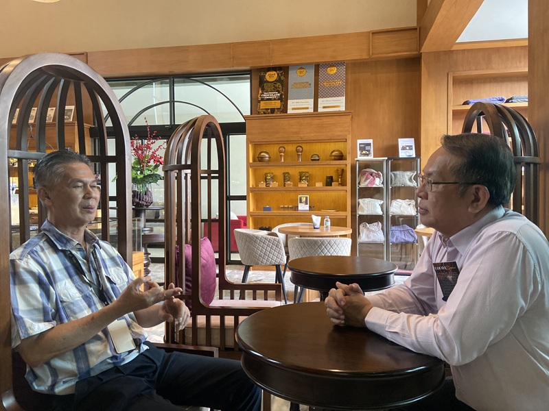 APCD Executive Director Promotes Disability Inclusion Through Chocolate-Making Partnership in Chiang Mai.