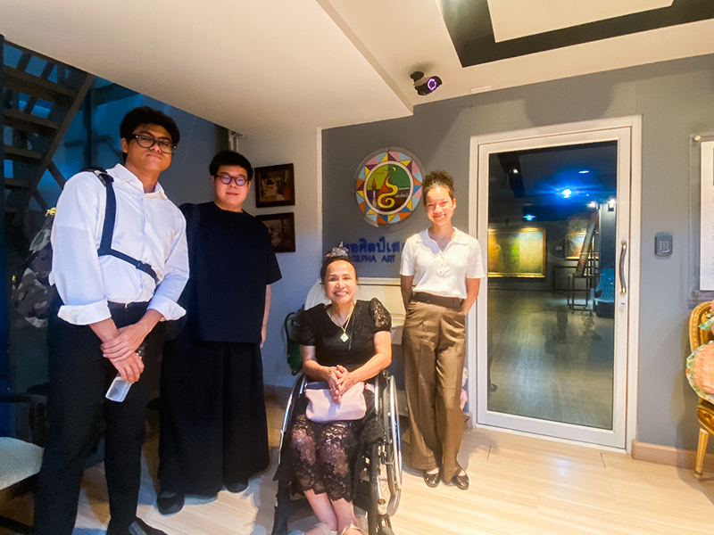 Picture 2: Group photo starting from the left Mr. Krittapol Chamrasromran; Mr. Thanawat Deesawat; Ms. Nongnuch Maytarjittipun (seated in wheelchair); and Ms. Isabella Gacono.