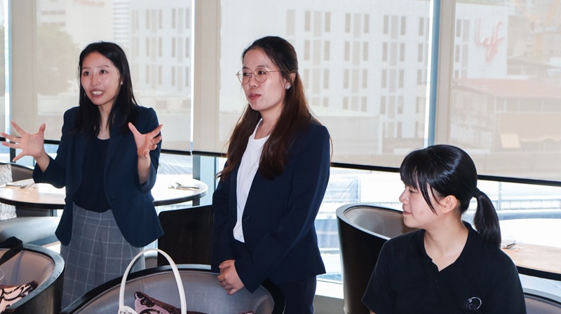 Picture 2: From left to right, Ms. Ichigi Akari, Ms. Nuntaporn Sittidetboripat and Ms. Fujihara Aika