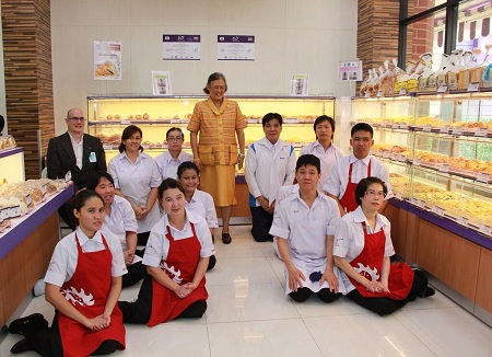 Group photo with staff with disabilities