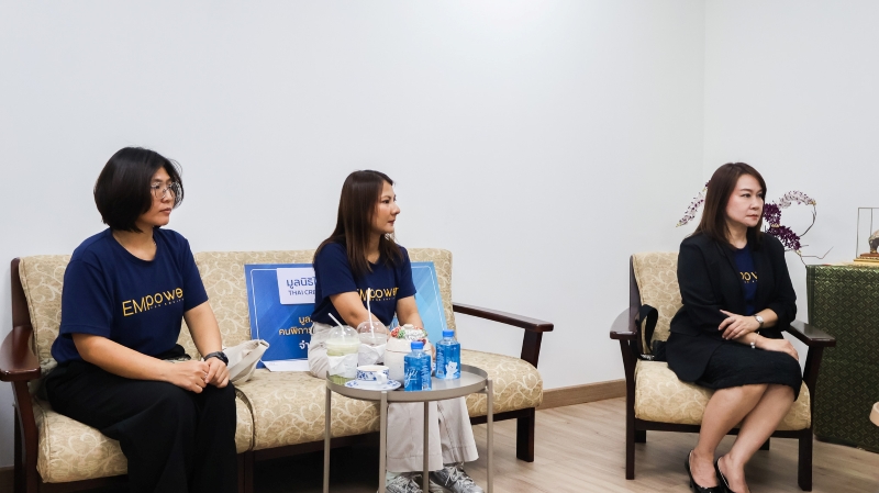 Picture 5: Ms. Khemruthai Asavanon (right) and representatives from the Thai Credit For Society Foundation (left) listen to the discussion