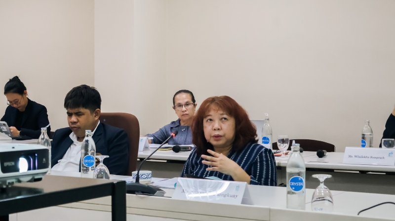 Ms. Saowalak Thongkuay, Chairperson of ASEAN Disability Forum (ADF), provides feedback on the media content following the presentation by the Information and Knowledge Management Department.