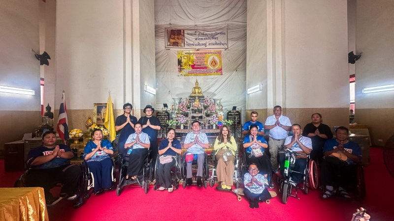 Picture 10: Participants pose for a group photo