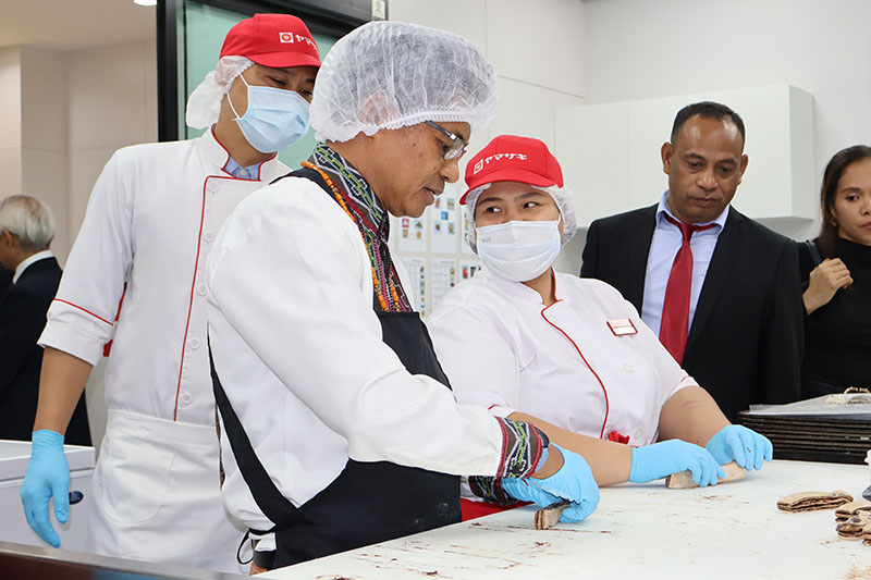 รองนายกรัฐมนตรีติมอร์-เลสเตเยี่ยมชม APCD และร่วมกิจกรรมทำขนมอบ