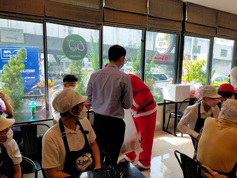 President of THAI YAMAZAKI and team visited APCD 60+ Plus Bakery and Café by Yamazaki project, hosted a Lunch and gave some gifts with Santa for staff with disabilities of APCD 60+ Plus Bakery and Café by Yamazaki at APCD Headquater.