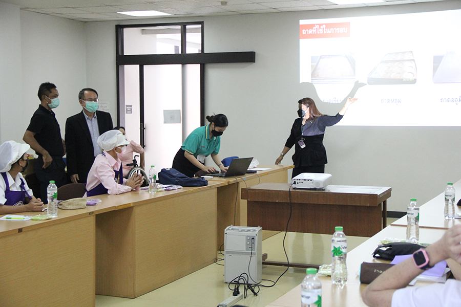 Course introduction for on-the-job training was facilitated by the Human Resource Development team from Thai Yamazaki Co., Ltd.