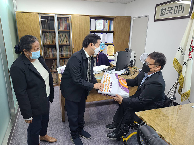 Gifts made by Thailand's people with intellectual disabilities and their families for DPI-Korea President Mr. Lee Young Seok.