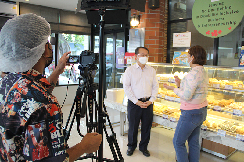 On September 30, 2022, Sook Baab Thai Jai Suan Peeang program, broadcasting on Thai TV Channel 5, visited APCD to film the 60+ Plus Disability-Inclusive Business (DIB) and vocational training for people with disabilities at The Asia-Pacific Development Center on Disability (APCD). It is to promote the potential of people with disabilities to have sustainable Disability-Inclusive careers and to raise public awareness of the benefits of an inclusive society.