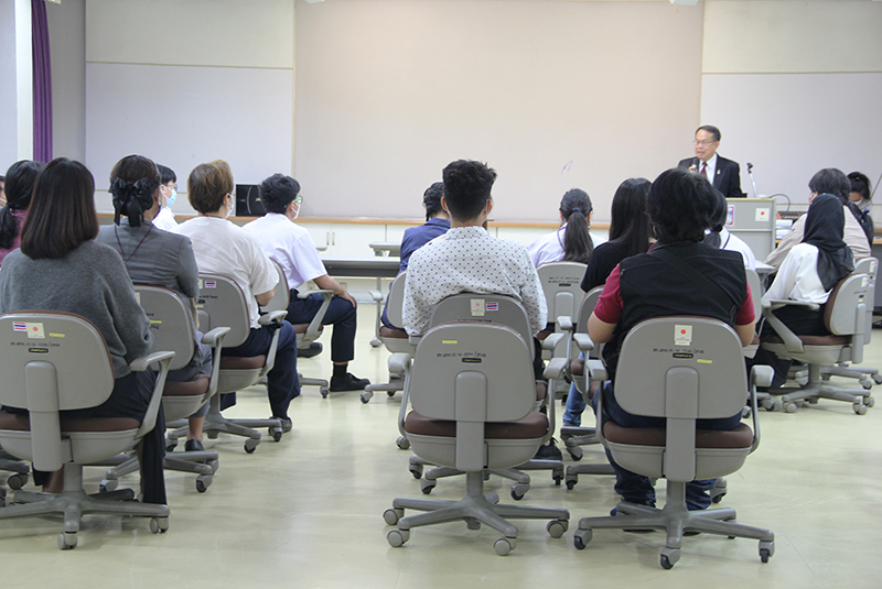 The Saowabha Vocational College together with its students with disabilities and their parents visited APCD