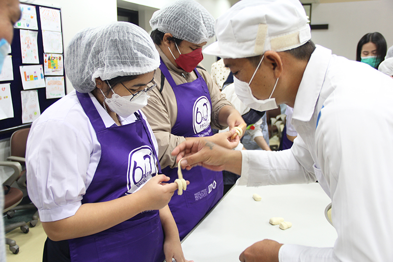 The Saowabha Vocational College together with its students with disabilities and their parents visited APCD