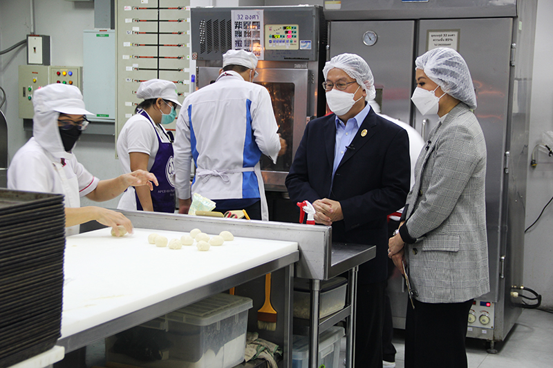 On 22 September 2022, the “Thailand Today” TV program visited APCD and interviewed Mr. Piroon Laismit (APCD Executive Director) about the APCD 60+ Plus Bakery&Café project (Disability-Inclusive Business-DIB). 