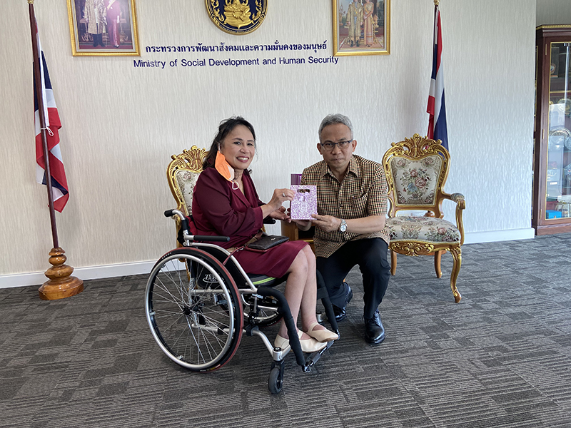 On 23 December 2022, Mr. Piroon Laismit, the APCD Executive Director paid a courtesy call on Mr. Anukul Peedkaew, the Permanent Secretary of the Ministry of Social Development and Human Security. They discussed future plans and collaborations.