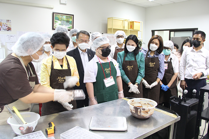 On 4 July 2022, Ms. Saranpat Anumutratchakij, the Director-General of the Department of Empowerment of Person with Disabilities along with Ms. Sonthaya Bunyaphusit, Deputy Director-General DEP and Mrs. Pornnipha Mareerungsie, Deputy Director-General of DEP visited the APCD 60+ Plus Projects implementation on “Enhancing the vocational skills of persons with disabilities, and facilitating their empowerment and social participation”. Mr. Piroon Laismit, the APCD Executive Director welcomed Ms. Saranpat Anumutratchakij, the Director-General of DEP Team. The financial supporter of these projects is the Division of Fund and Equity promotion for persons with disabilities, under the Department of Empowerment of Person with Disabilities. The Asia-Pacific Development center on Disabilities (APCD) is implementor of these activities by applying Disability-Inclusive Business practices. Three activities are; 1. Hospitality and Restaurant Services    2. Yamazaki bread maker  3. Professional Chocolate -Barista  It aims to create jobs, generate income, as well as give people with disabilities opportunities to develop their potential into practice in a concrete way that can be self-reliant and sustainable.