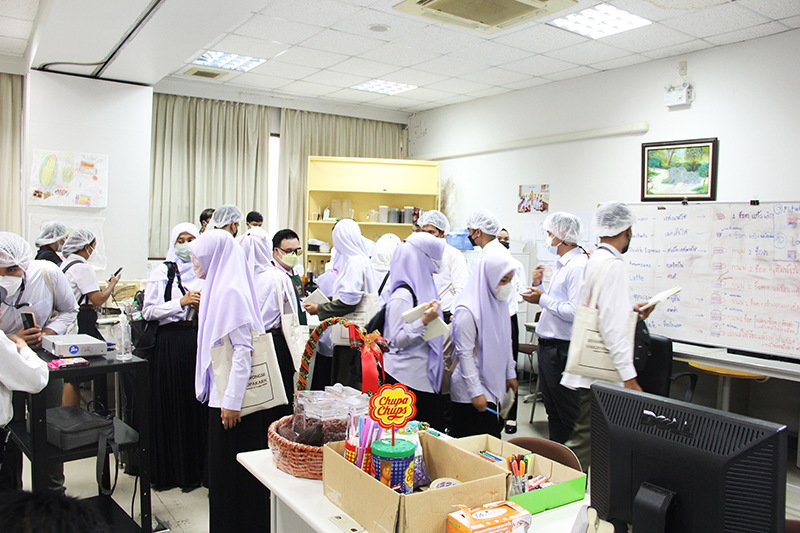 On 27 July 2022, Ms. Thitiporn Chirasawadi, the Director of Devawongse Varopakarn Institute of Foreign Affairs, Ministry of Foreign Affairs of Thailand, led Devawongse Varopakarn Institute team and University students from Southern Thailand to visit APCD.