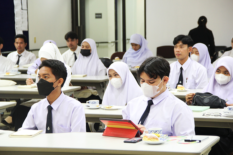 On 27 July 2022, Ms. Thitiporn Chirasawadi, the Director of Devawongse Varopakarn Institute of Foreign Affairs, Ministry of Foreign Affairs of Thailand, led Devawongse Varopakarn Institute team and University students from Southern Thailand to visit APCD.