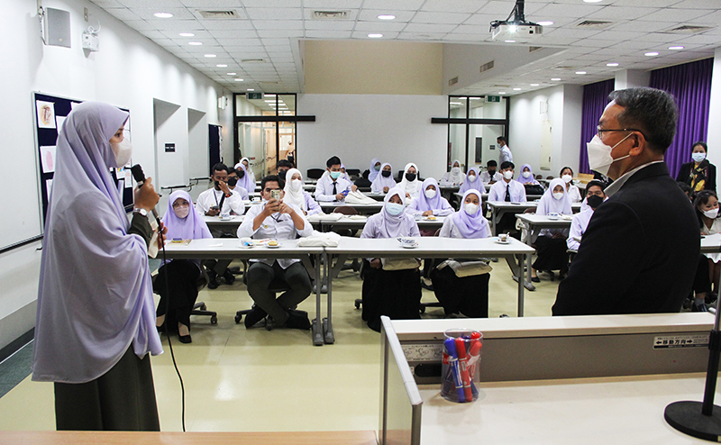 On 27 July 2022, Ms. Thitiporn Chirasawadi, the Director of Devawongse Varopakarn Institute of Foreign Affairs, Ministry of Foreign Affairs of Thailand, led Devawongse Varopakarn Institute team and University students from Southern Thailand to visit APCD.