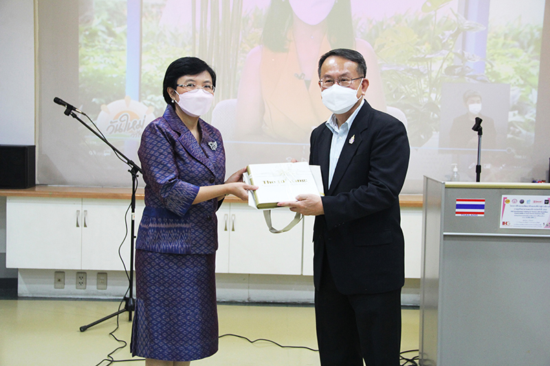 On 27 July 2022, Ms. Thitiporn Chirasawadi, the Director of Devawongse Varopakarn Institute of Foreign Affairs, Ministry of Foreign Affairs of Thailand, led Devawongse Varopakarn Institute team and University students from Southern Thailand to visit APCD.