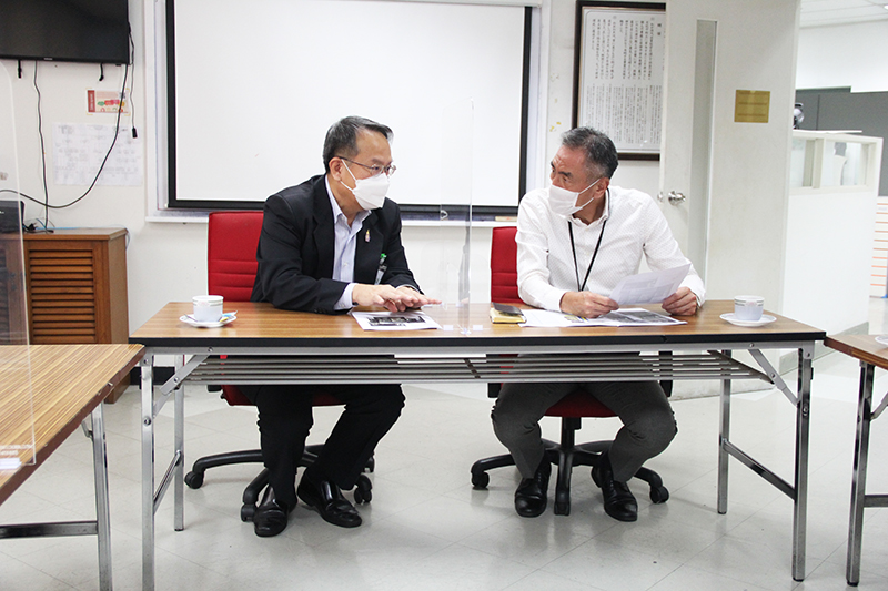 Mr. Piroon Laismit visited Thai Yamazaki Co., Ltd. Head office.