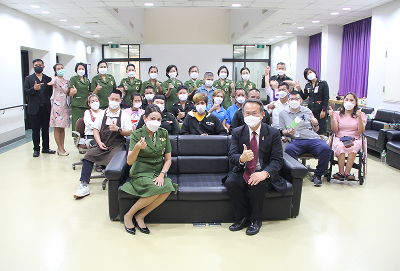 The President of the Royal Thai Army Wives Association, Signal Department Royal Thai Army led her team to visit APCD