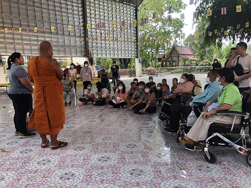 2.	The participants also visited Don Yai Temple, which is a community evacuation site. The visit was facilitated by the Pathum Thani Independent Living Center.