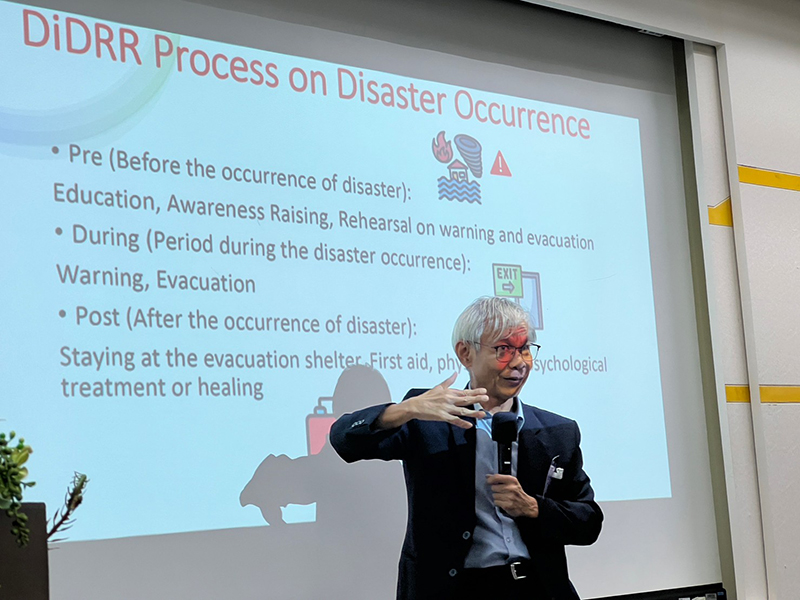 Mr. Somchai Rungsilp, Manager of the Community Development Department, presented about DIDRR Process on Disaster Occurrence