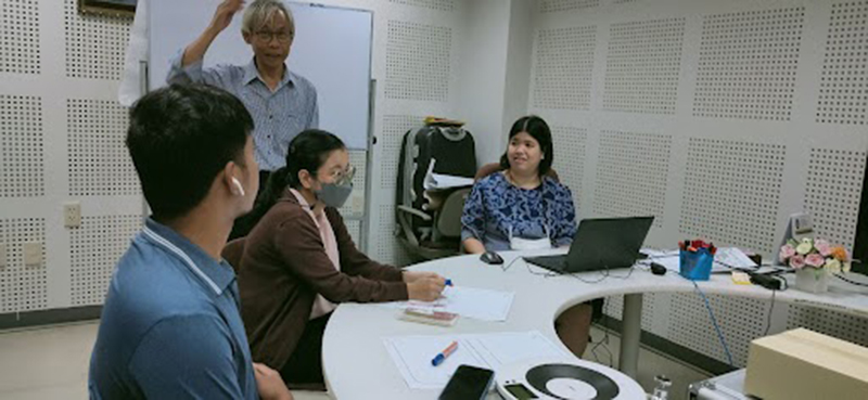 Mr. Somchai Rungsilp, Manager of Community Development Department welcome participants and share the purpose of session