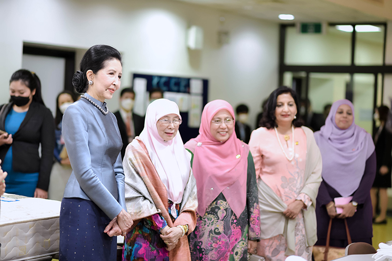 The visitation of the Spouse of the Prime Minister of the Kingdom of Thailand and the spouse of Prime Minister of Malaysia at the Foundation of Asia-Pacific Development Center on Disability