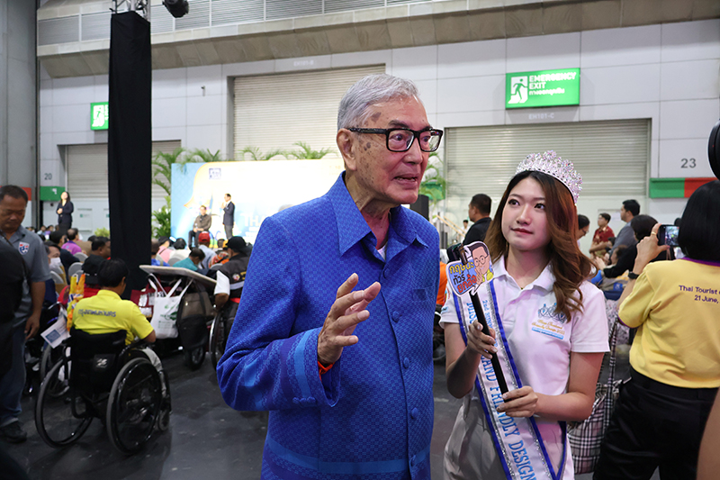 Dr. Tej Bunnag, the president of the APCD Foundation, and Mr. Piroon Laismit, the executive director of the Asia-Pacific Development Center on Disability (APCD), took center stage at the prestigious "Thailand Friendly Design Expo," , on December 8, 2023