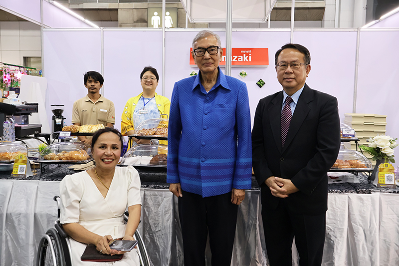 Dr. Tej Bunnag, the president of the APCD Foundation, and Mr. Piroon Laismit, the executive director of the Asia-Pacific Development Center on Disability (APCD), took center stage at the prestigious "Thailand Friendly Design Expo," , on December 8, 2023