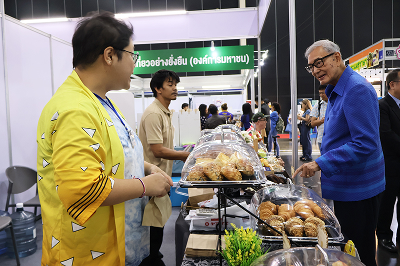 Dr. Tej Bunnag, the president of the APCD Foundation, and Mr. Piroon Laismit, the executive director of the Asia-Pacific Development Center on Disability (APCD), took center stage at the prestigious "Thailand Friendly Design Expo," , on December 8, 2023