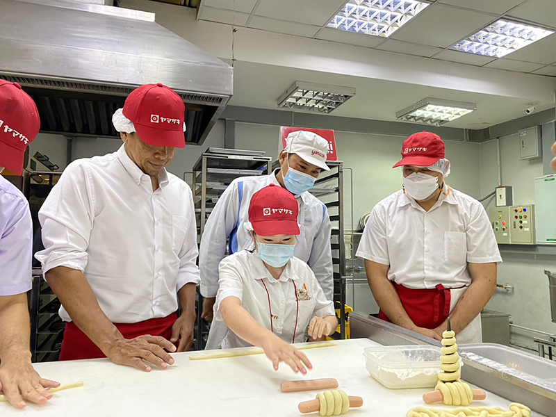 On 28 March 2023, Mr. Chadchart Sittipunt, the Governor of Bangkok and the governor's team visit APCD to observe persons with disability capacity-building activities at APCD. 