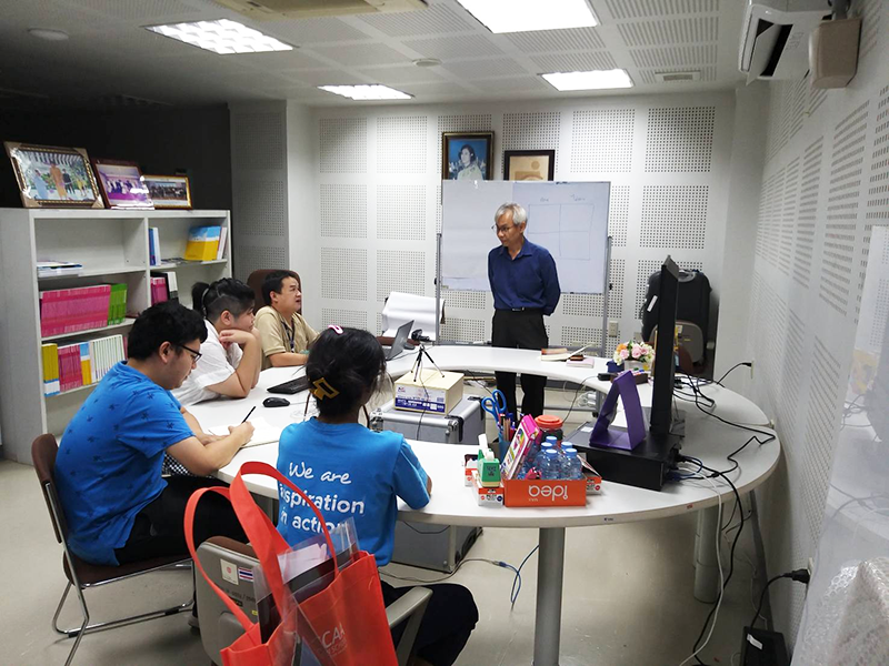APCD staff were involved in activities during the training session led by the Manager of the Community Development Department, Mr. Somchai Rungsilp.