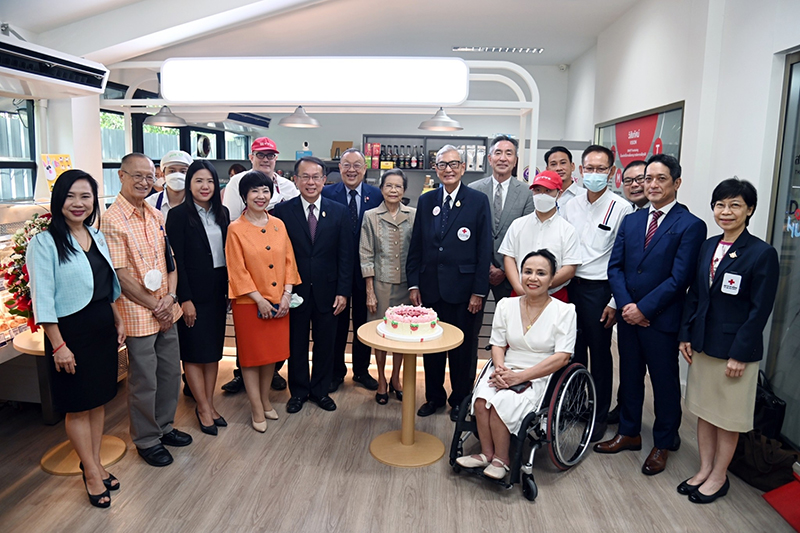 On June 29, 2023, a significant event took place, attended by notable figures including Tej Bunnag, the Secretary-General of the Thai Red Cross Society and President of the Foundation of Asia-Pacific Development Center on Disability (APCD Foundation) 