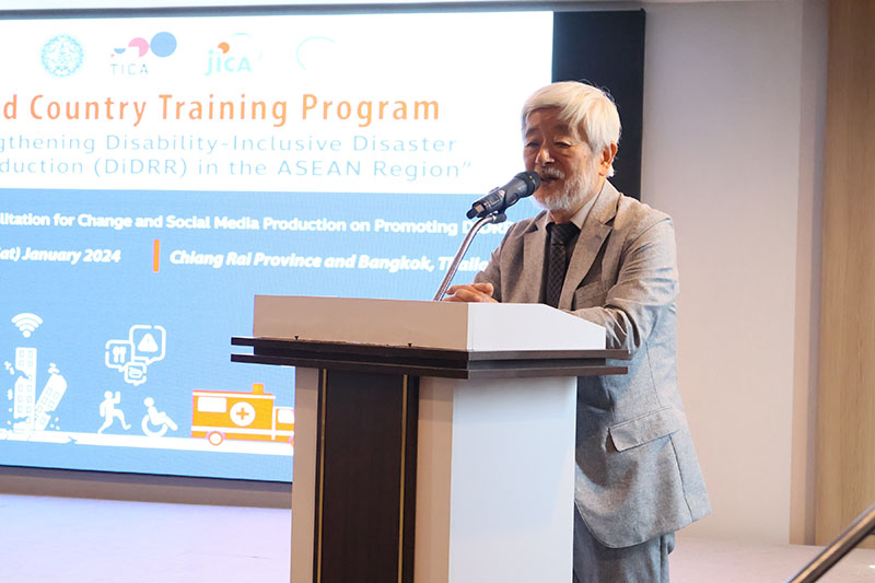Mr. Hiroshi Kawamura, Japanese Short-term Expert, JICA, provided training feedback on the last day of the training.