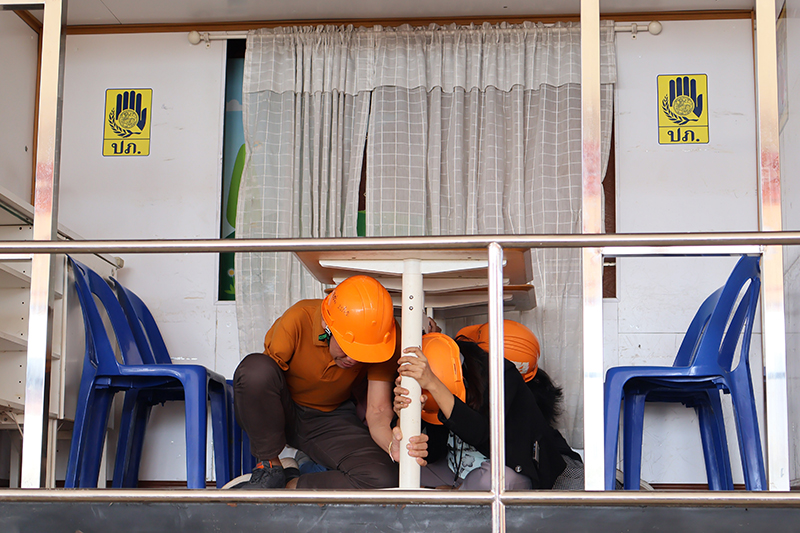 Learning session at Center of Disaster Prevention and Mitigation (DDPM) region 15, Chiang Rai province on experienced the earthquake simulation van and to learn about the implementation of DDPM on DRR and DiDRR in Thailand.