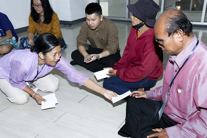 Ms. Anchana Soonthoratak (Instructor Ouh), Coordinator of the Asia Congress for People with Special Needs “I am able” facilitating the workshop 