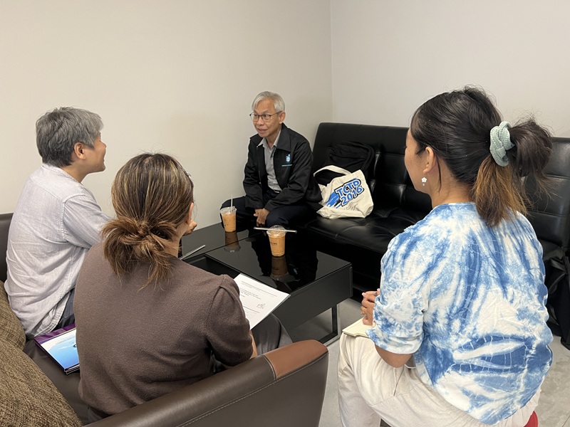 After meeting, they will seek future collaboration.