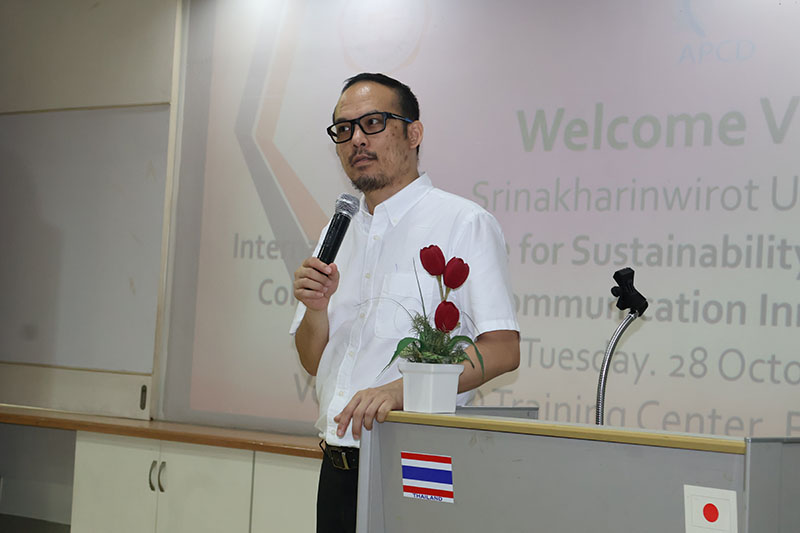 Mr. Supot Chunhachoti-ananta, Lecturer, the Faculty of Fine and Applied Arts, SWU., shared the purpose of the visit and expressed appreciation to APCD for welcoming the university students and organizing a full day of learning activities.