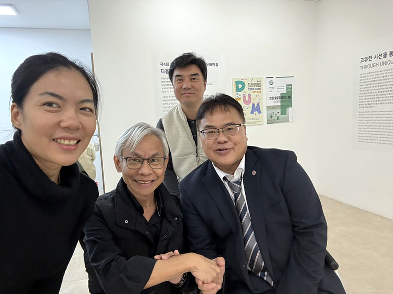 Thai delegates with the Organizer, Disabled Peoples’ International-Korea at the Inclusive Art Exhibition