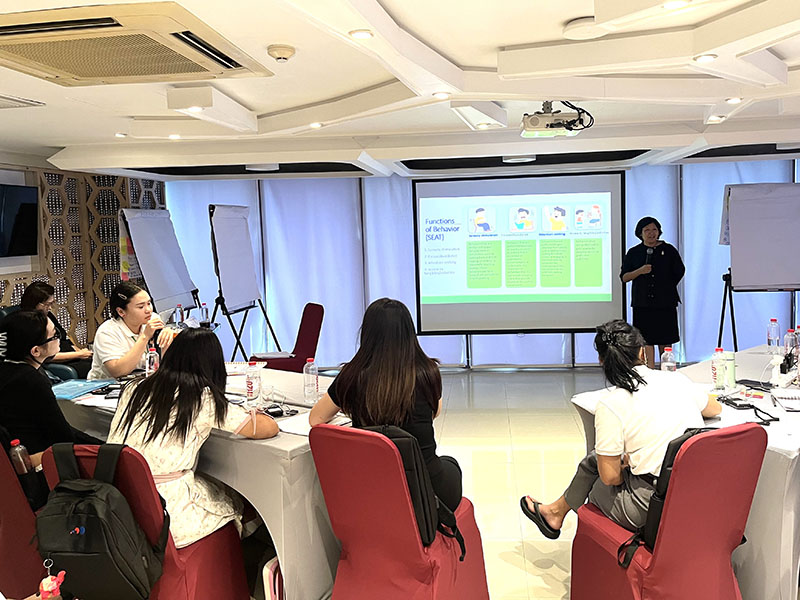 Participants learned on technical skills to mobilize in inclusive education – Individual Education Plans (IEPs) and participated the workshop on IEP draft practice, Application, Wrap up & Reflection by Dr. Somporn Wanset, Faculty of Education, Khon Kaen University with her colleague on 24 and 25 November.