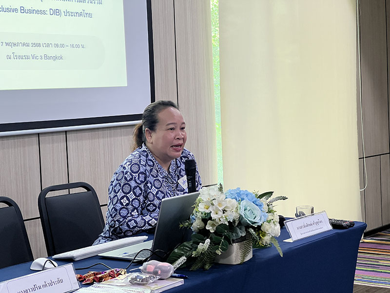 Ms. Yingluck Sribunruang, Director of the Promotion of Rights and Welfare for Persons with Disabilities Division, delivered the opening speech.