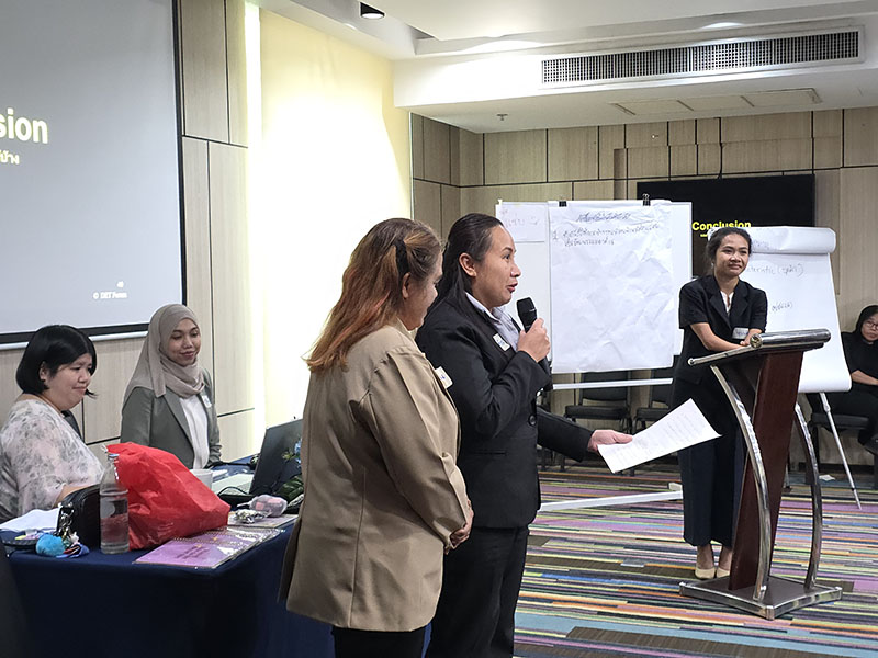Action plan presentations and final feedback from participants.