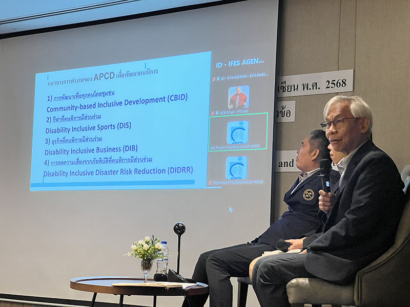 Mr. Somchai Rungsilp, Community Development Manager, APCD presented APCD’s implementation on Networking and Collaboration
